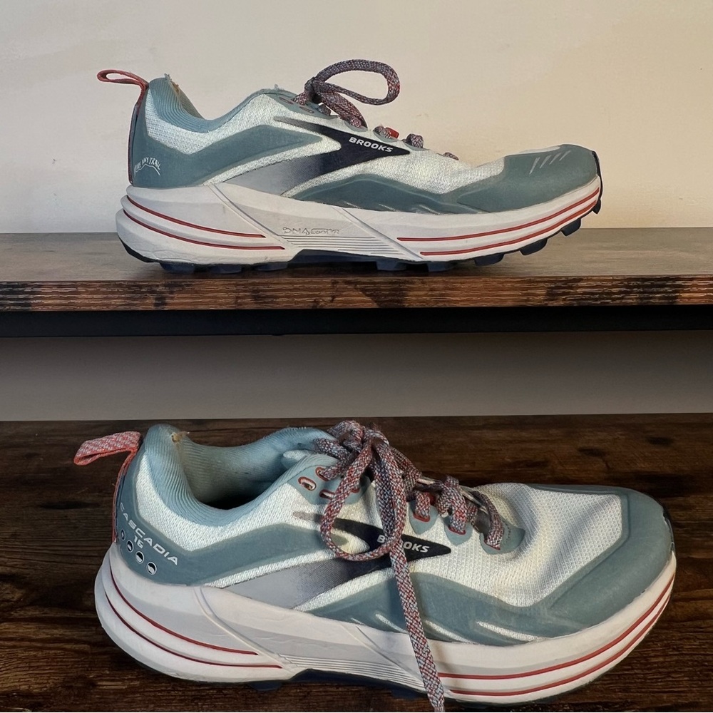 Brooks Trail Running Sneakers Athletic Shoes Cascadia 16 Blue Gray Women's 6.5‎